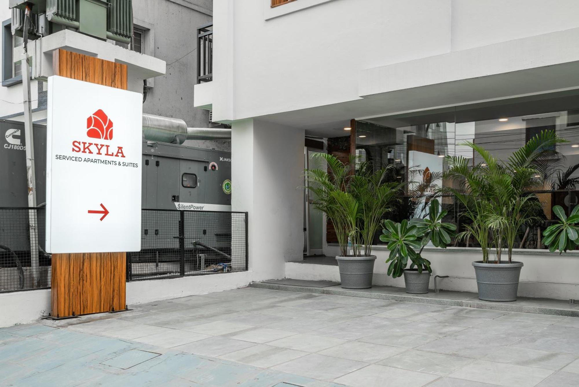 Skyla Studios & Suites - Hitech City Haidarábád Kültér fotó