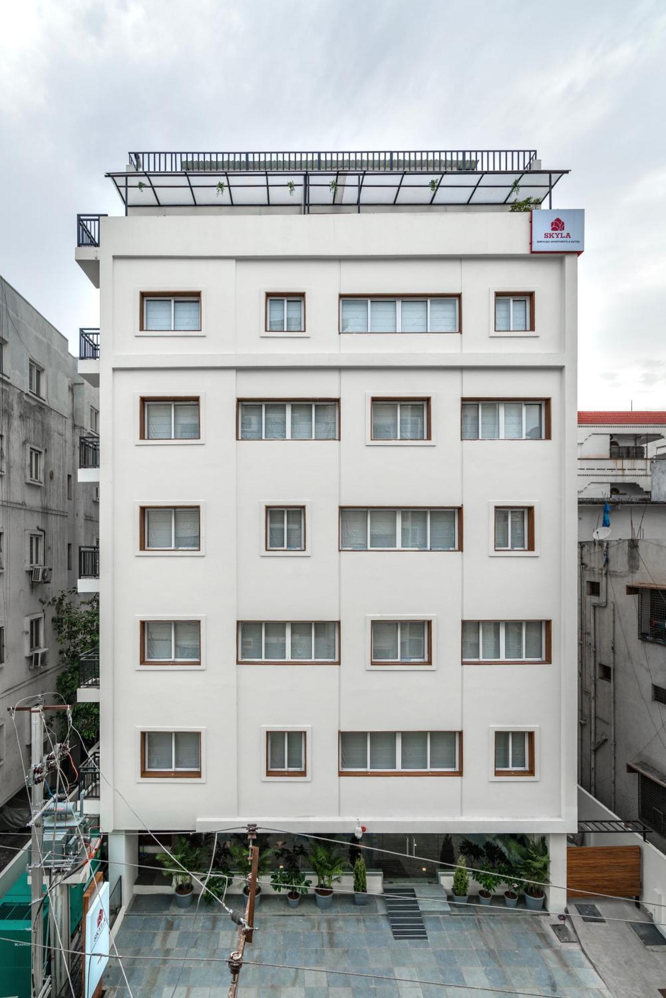 Skyla Studios & Suites - Hitech City Haidarábád Kültér fotó